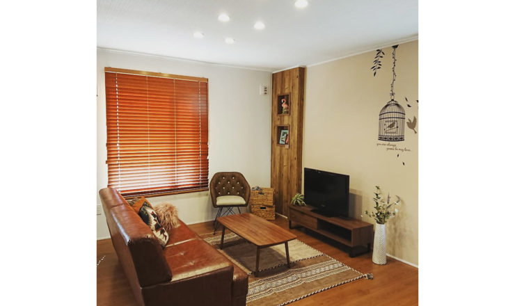 旭川のインテリアコーディネートはインテリアコーディネーター旭川の株式会社 彩暮にお任せください。店舗は旭川市4・5仲通りの道北振興さんの隣に、設計事務所とカーテンショールームを併設しています。カーテン工事、リフォーム、新築、イノベーション、工務店さんから一般のお客さま承ります。インテリアコーディネーター彩暮はカーテンプランから家具、リフォーム新築に対応いたします。住まいのお悩みはお気軽にご相談ください。