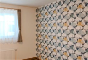 旭川のインテリアコーディネートはインテリアコーディネーター旭川の株式会社 彩暮にお任せください。店舗は旭川市4・5仲通りの道北振興さんの隣に、設計事務所とカーテンショールームを併設しています。カーテン工事、リフォーム、新築、イノベーション、工務店さんから一般のお客さま承ります。インテリアコーディネーター彩暮はカーテンプランから家具、リフォーム新築に対応いたします。住まいのお悩みはお気軽にご相談ください。