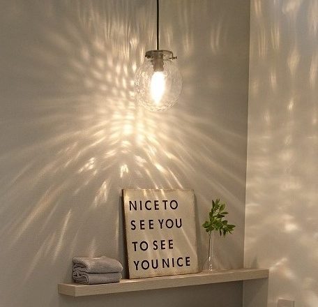 旭川のインテリアコーディネートはインテリアコーディネーター旭川の株式会社 彩暮にお任せください。店舗は旭川市4・5仲通りの道北振興さんの隣に、設計事務所とカーテンショールームを併設しています。カーテン工事、リフォーム、新築、イノベーション、工務店さんから一般のお客さま承ります。インテリアコーディネーター彩暮はカーテンプランから家具、リフォーム新築に対応いたします。住まいのお悩みはお気軽にご相談ください。