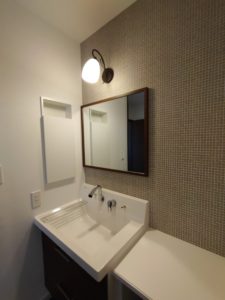 旭川のインテリアコーディネートはインテリアコーディネーター旭川の株式会社 彩暮にお任せください。店舗は旭川市4・5仲通りの道北振興さんの隣に、設計事務所とカーテンショールームを併設しています。カーテン工事、リフォーム、新築、イノベーション、工務店さんから一般のお客さま承ります。インテリアコーディネーター彩暮はカーテンプランから家具、リフォーム新築に対応いたします。住まいのお悩みはお気軽にご相談ください。