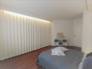 旭川のインテリアコーディネートはインテリアコーディネーター旭川の株式会社 彩暮にお任せください。店舗は旭川市4・5仲通りの道北振興さんの隣に、設計事務所とカーテンショールームを併設しています。カーテン工事、リフォーム、新築、イノベーション、工務店さんから一般のお客さま承ります。インテリアコーディネーター彩暮はカーテンプランから家具、リフォーム新築に対応いたします。住まいのお悩みはお気軽にご相談ください。