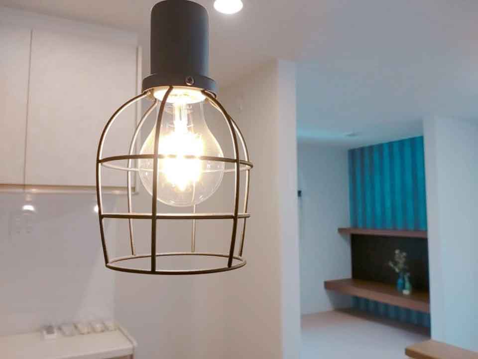 旭川のインテリアコーディネートはインテリアコーディネーター旭川の株式会社 彩暮にお任せください。店舗は旭川市4・5仲通りの道北振興さんの隣に、設計事務所とカーテンショールームを併設しています。カーテン工事、リフォーム、新築、イノベーション、工務店さんから一般のお客さま承ります。インテリアコーディネーター彩暮はカーテンプランから家具、リフォーム新築に対応いたします。住まいのお悩みはお気軽にご相談ください。